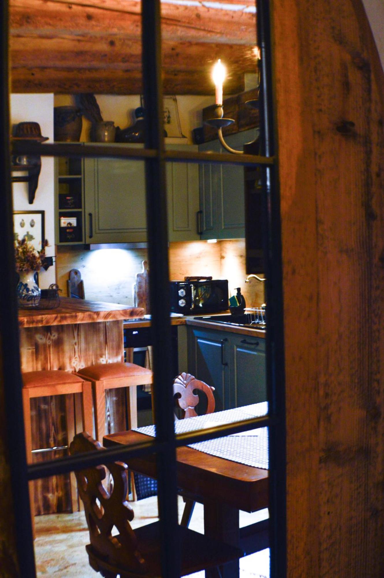 Chaud'vin Apartment